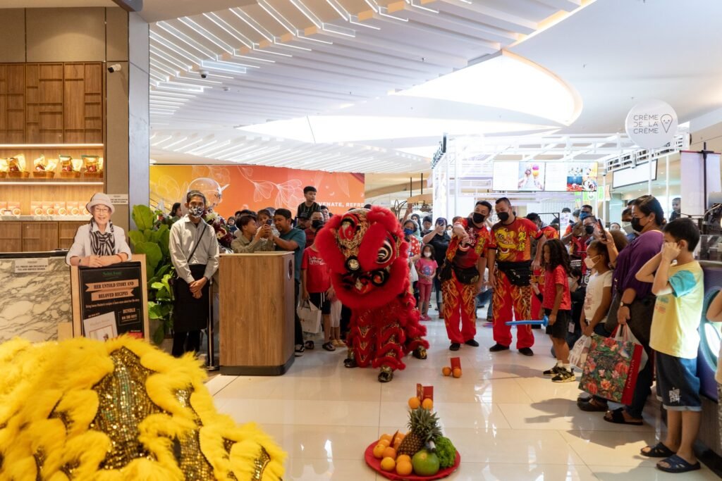 扩张逻辑：选择“逛街—吃饭—叙旧”场景，而不是追求客流量最大处
